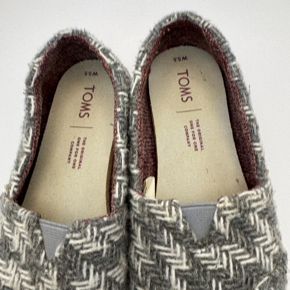 TOMS Women’s Herringbone Gray White  Ortholite Flats Shoes Size 5.5 - Picture 3 of 11